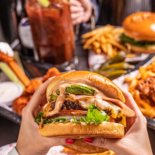 ¿Cuál es el tipo de grasa que más aumenta el nivel de colesterol en la sangre?